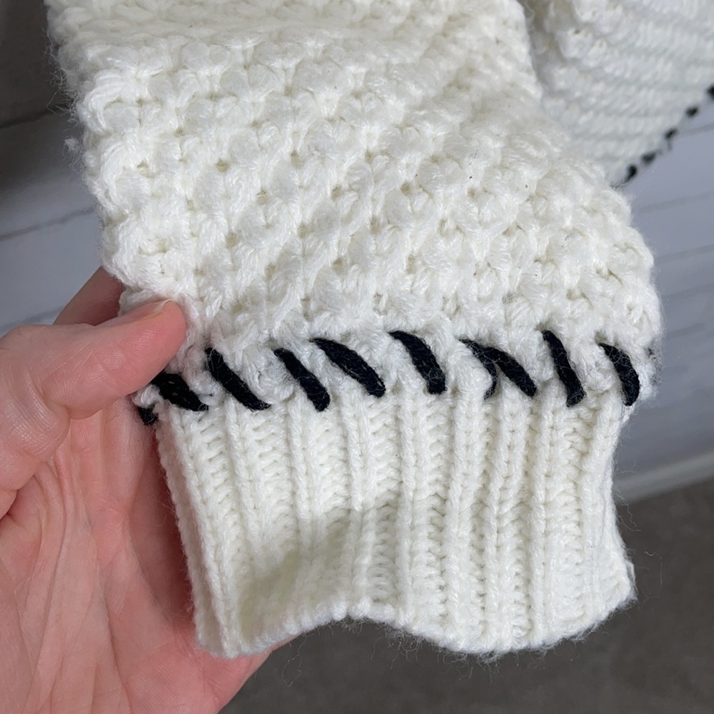 White Crow Knit V-Neck Sweater - Picture 3 of 9
